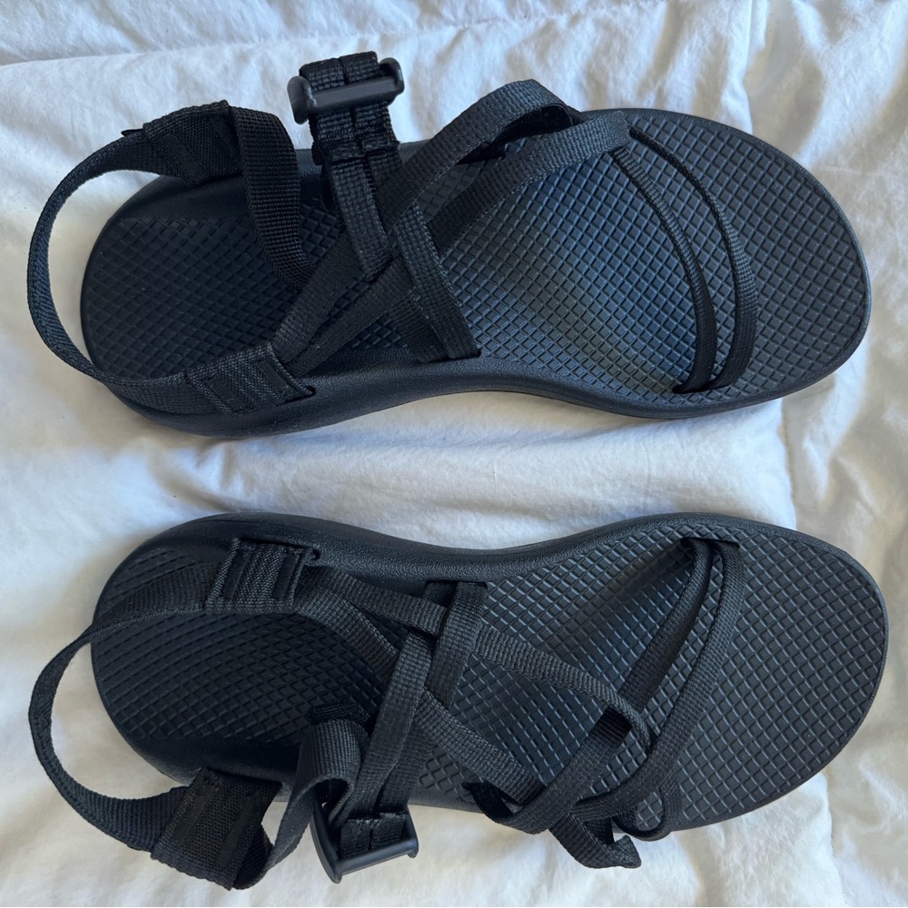 Chaco Z/Cloud X Women’s Sandals – Size 8 US / 39 EU – Solid Black – New in Box